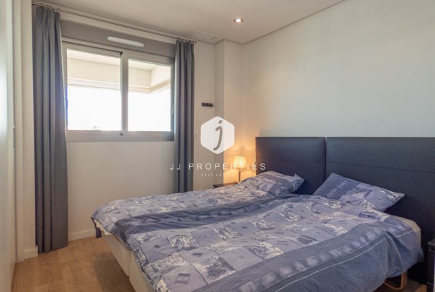 Z drugiej ręki - Mieszkanie w bloku -
Los Dolses - Inland