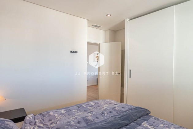 Z drugiej ręki - Mieszkanie w bloku -
Los Dolses - Inland