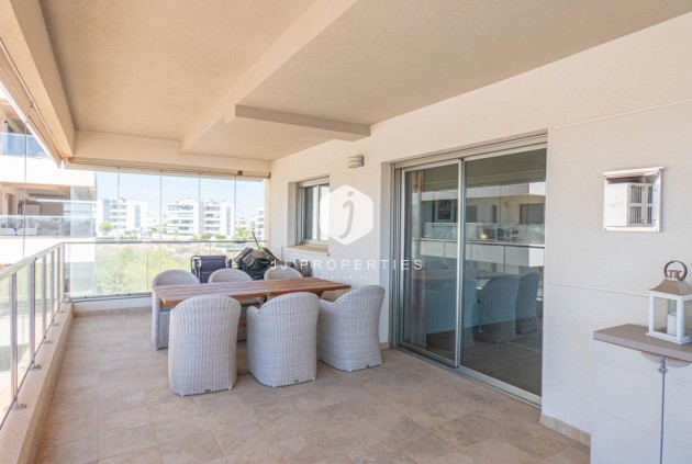 Z drugiej ręki - Mieszkanie w bloku -
Los Dolses - Inland