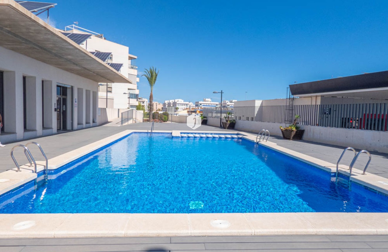 Z drugiej ręki - Mieszkanie w bloku -
Los Dolses - Inland