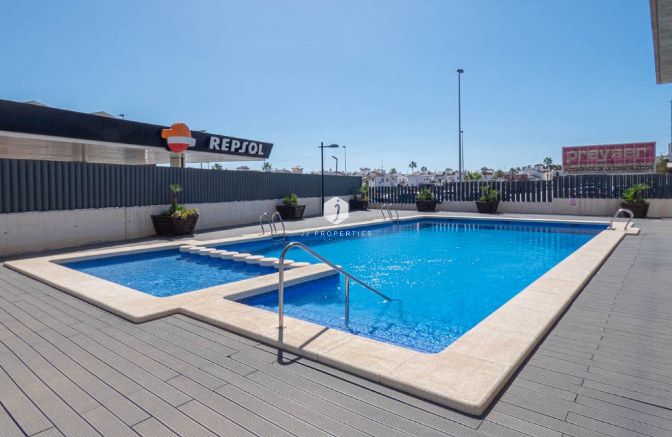 Z drugiej ręki - Mieszkanie w bloku -
Los Dolses - Inland