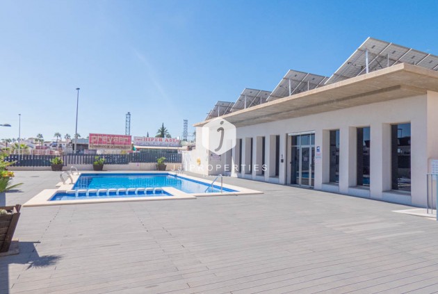 Z drugiej ręki - Mieszkanie w bloku -
Los Dolses - Inland