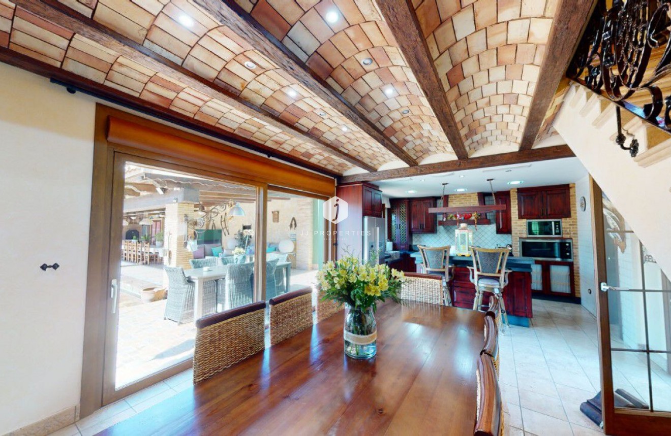 Resale - Villa -
Almoradí - Inland