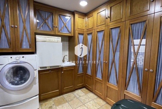 Resale - Chalet -
Torrevieja - Costa Blanca