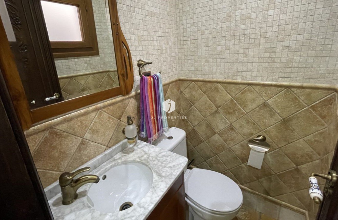 Resale - Chalet -
Torrevieja - Costa Blanca