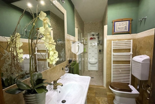 Resale - Chalet -
Torrevieja - Costa Blanca