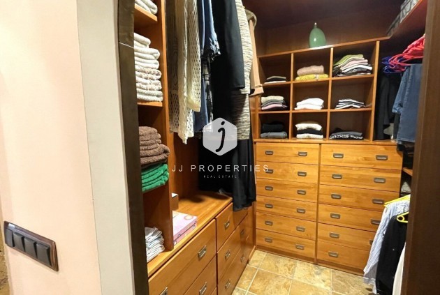 Resale - Chalet -
Torrevieja - Costa Blanca