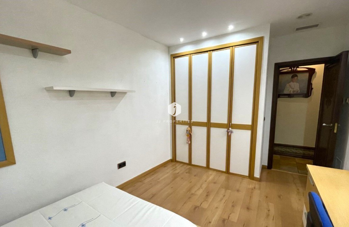 Resale - Chalet -
Torrevieja - Costa Blanca