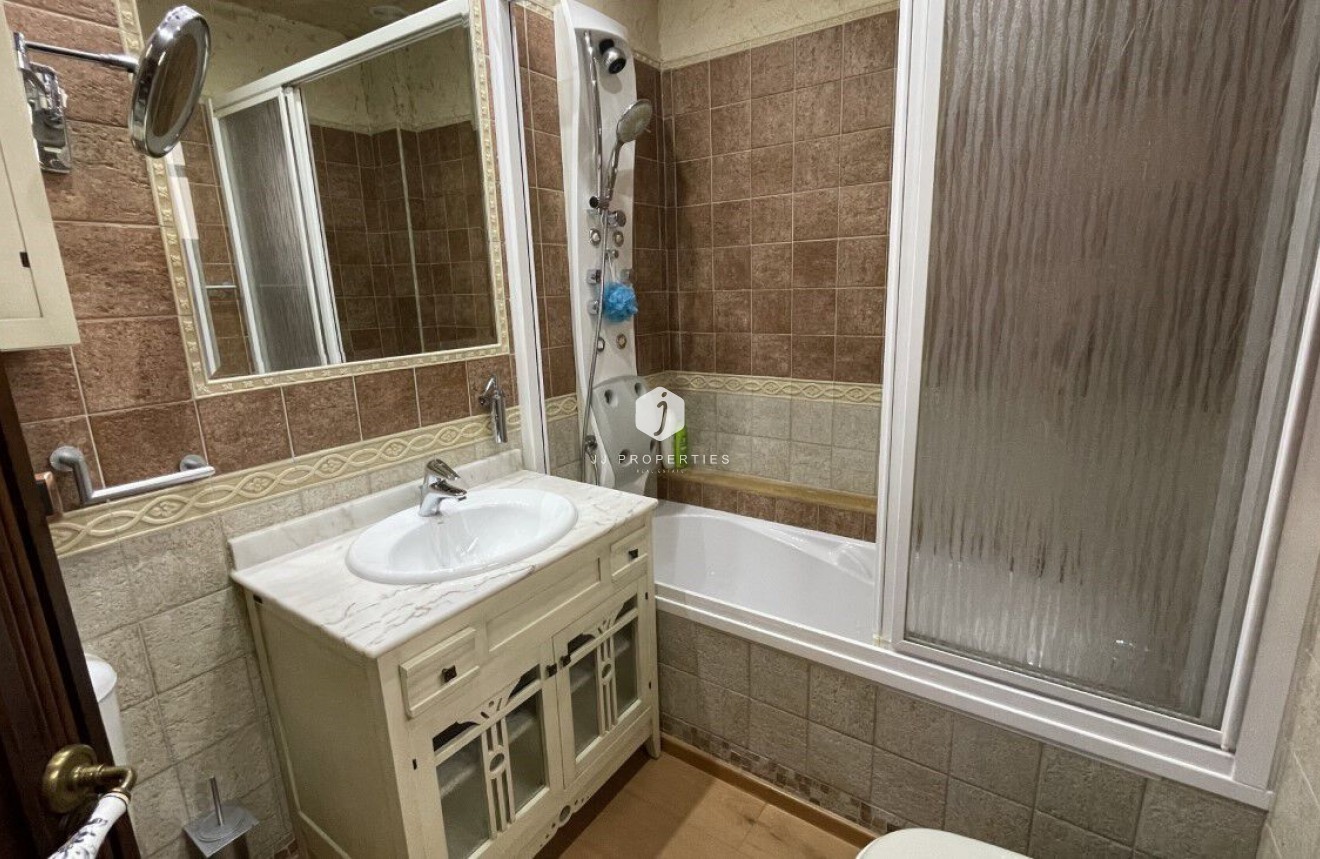 Resale - Chalet -
Torrevieja - Costa Blanca