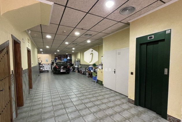 Resale - Chalet -
Torrevieja - Costa Blanca