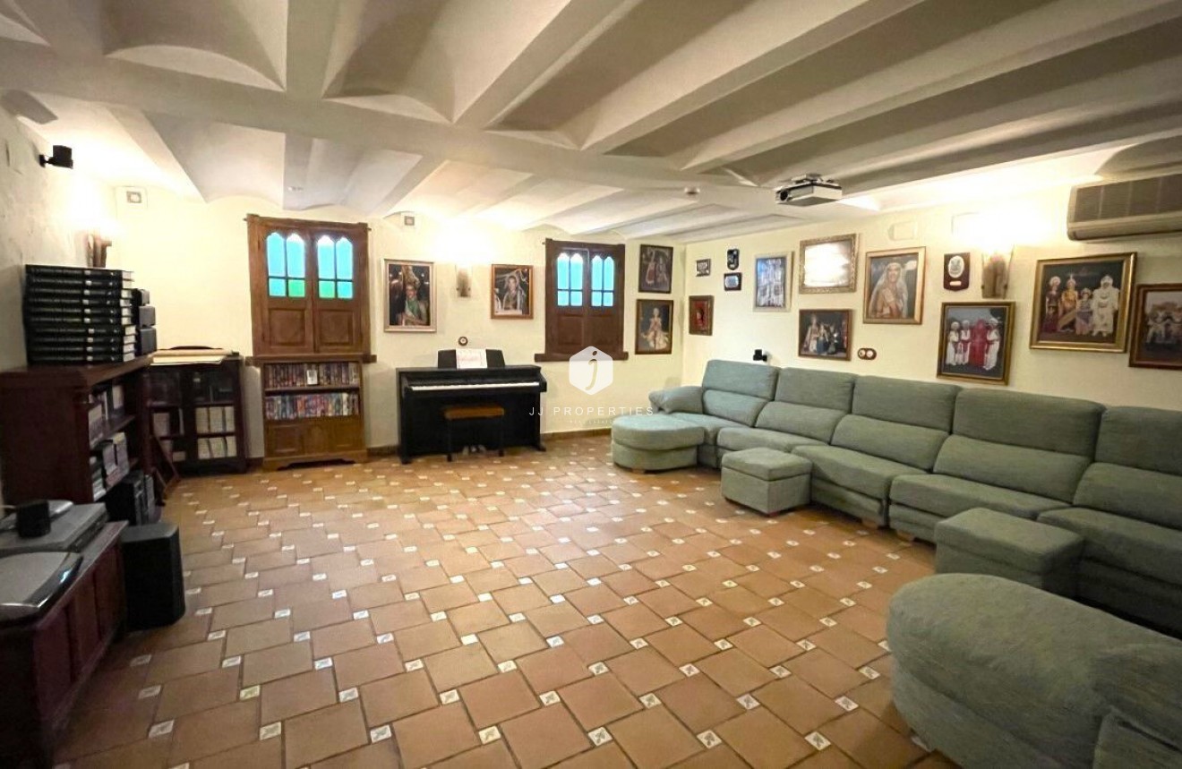 Resale - Chalet -
Torrevieja - Costa Blanca