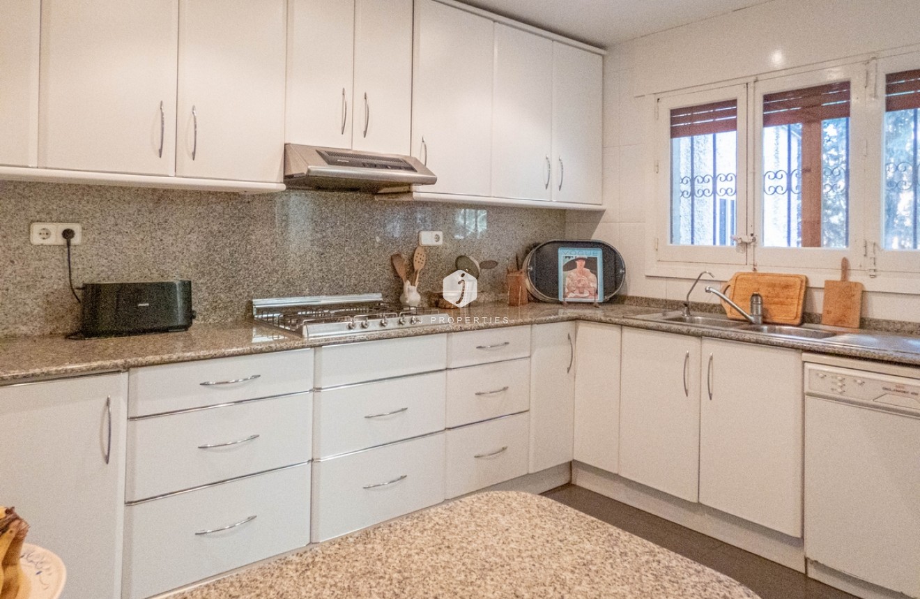 Resale - Villa -
Dehesa de Campoamor - Costa Blanca