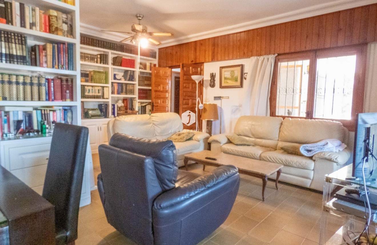 Resale - Villa -
Dehesa de Campoamor - Costa Blanca