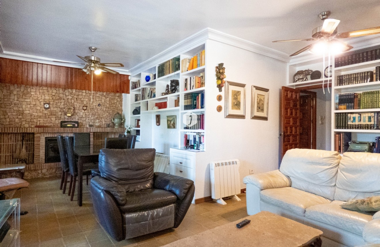 Resale - Villa -
Dehesa de Campoamor - Costa Blanca