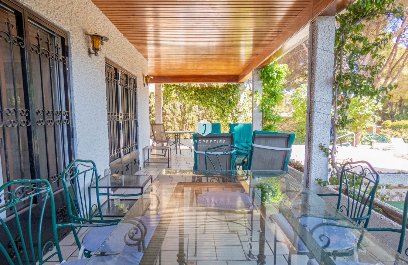 Resale - Villa -
Dehesa de Campoamor - Costa Blanca