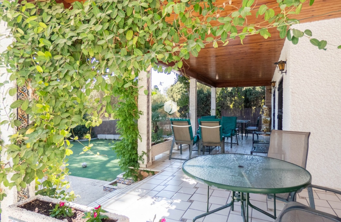 Resale - Villa -
Dehesa de Campoamor - Costa Blanca