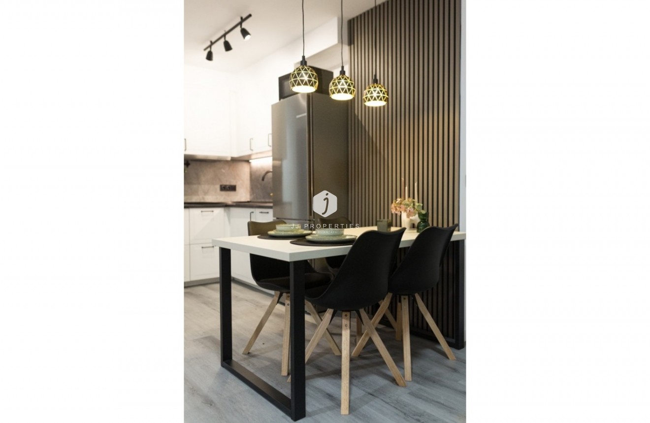 Resale - Apartment / flat -
Torrevieja - Costa Blanca