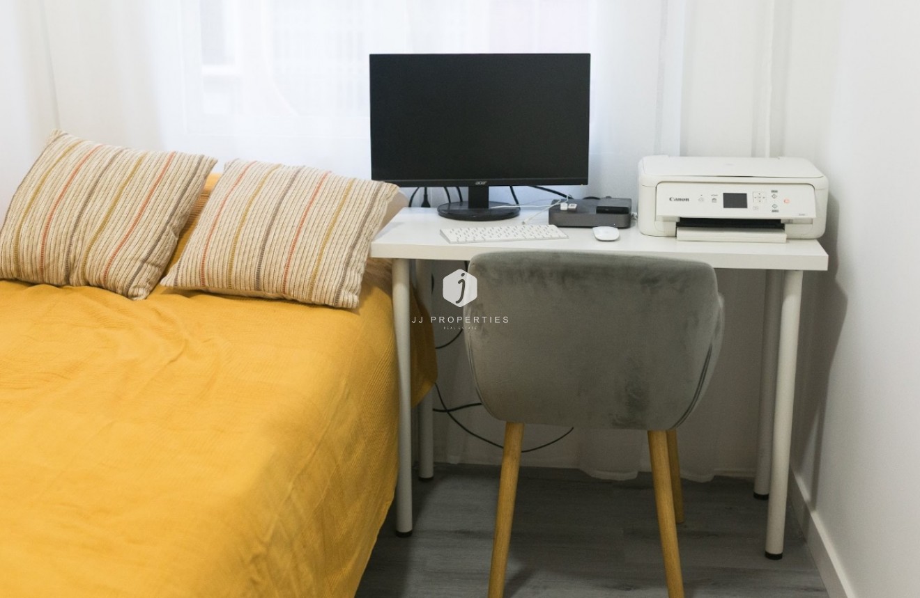 Resale - Apartment / flat -
Torrevieja - Costa Blanca