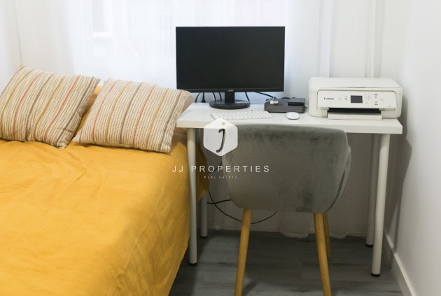 Resale - Apartment / flat -
Torrevieja - Costa Blanca