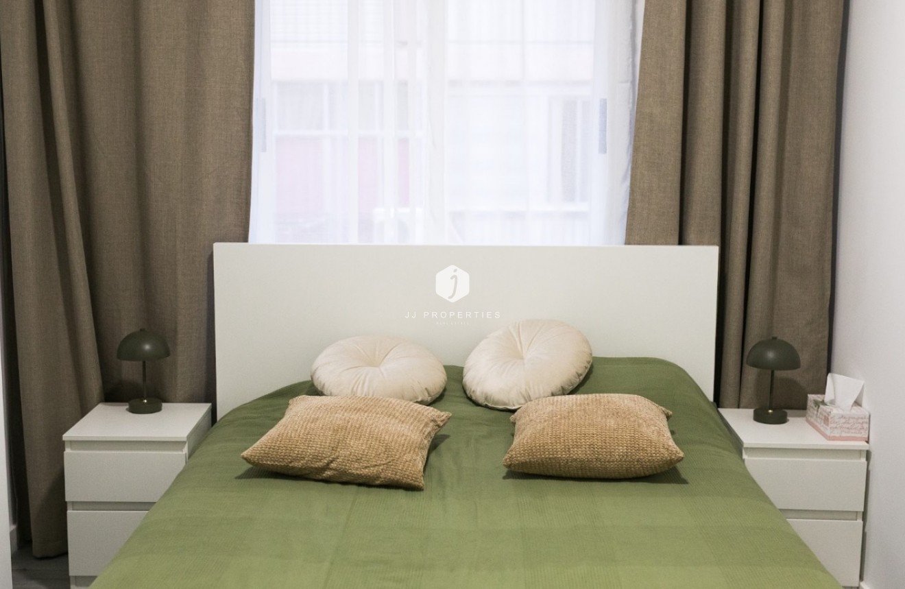 Resale - Apartment / flat -
Torrevieja - Costa Blanca