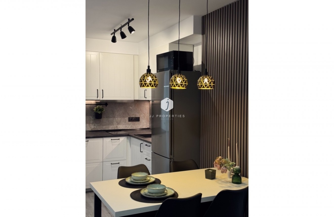 Resale - Apartment / flat -
Torrevieja - Costa Blanca