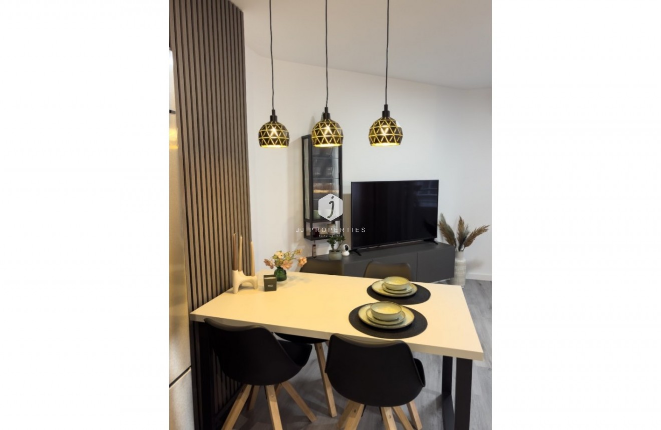 Resale - Apartment / flat -
Torrevieja - Costa Blanca