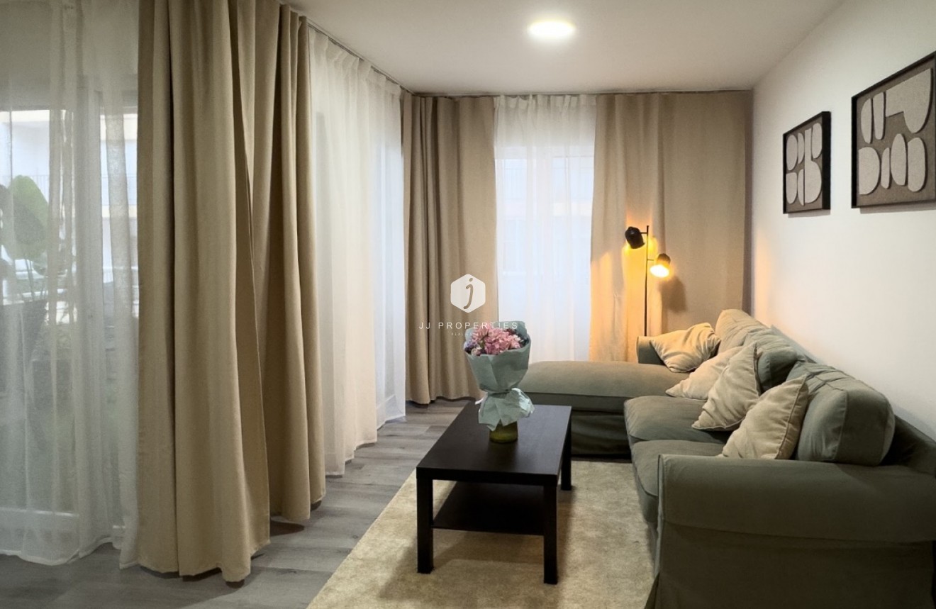 Resale - Apartment / flat -
Torrevieja - Costa Blanca