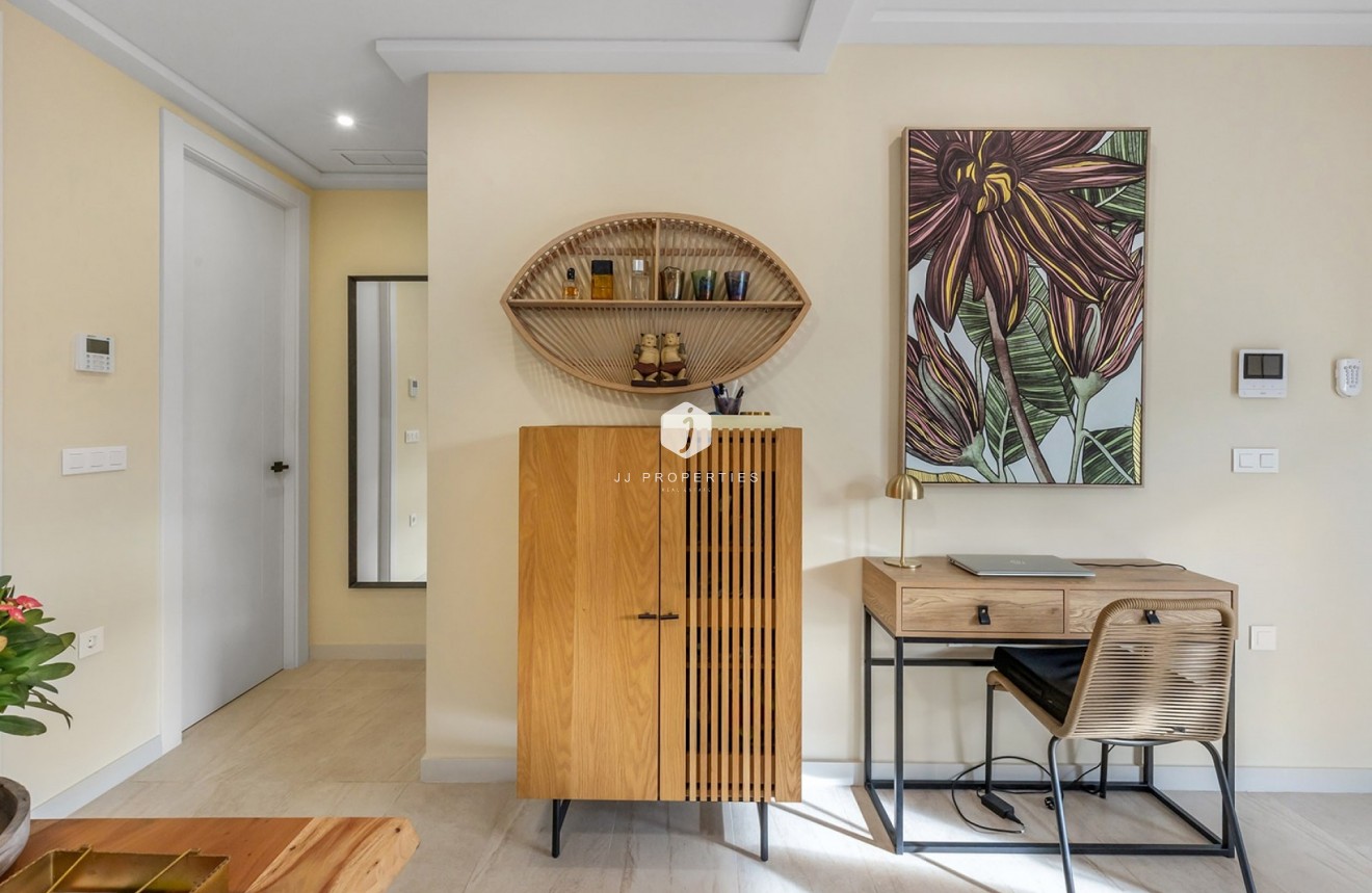 D'occasion - Appartement -
Torrevieja - Costa Blanca