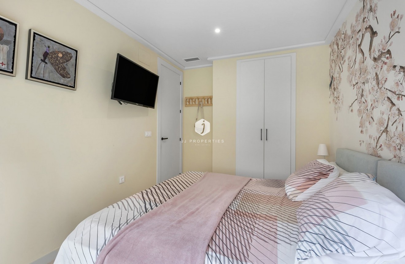 D'occasion - Appartement -
Torrevieja - Costa Blanca