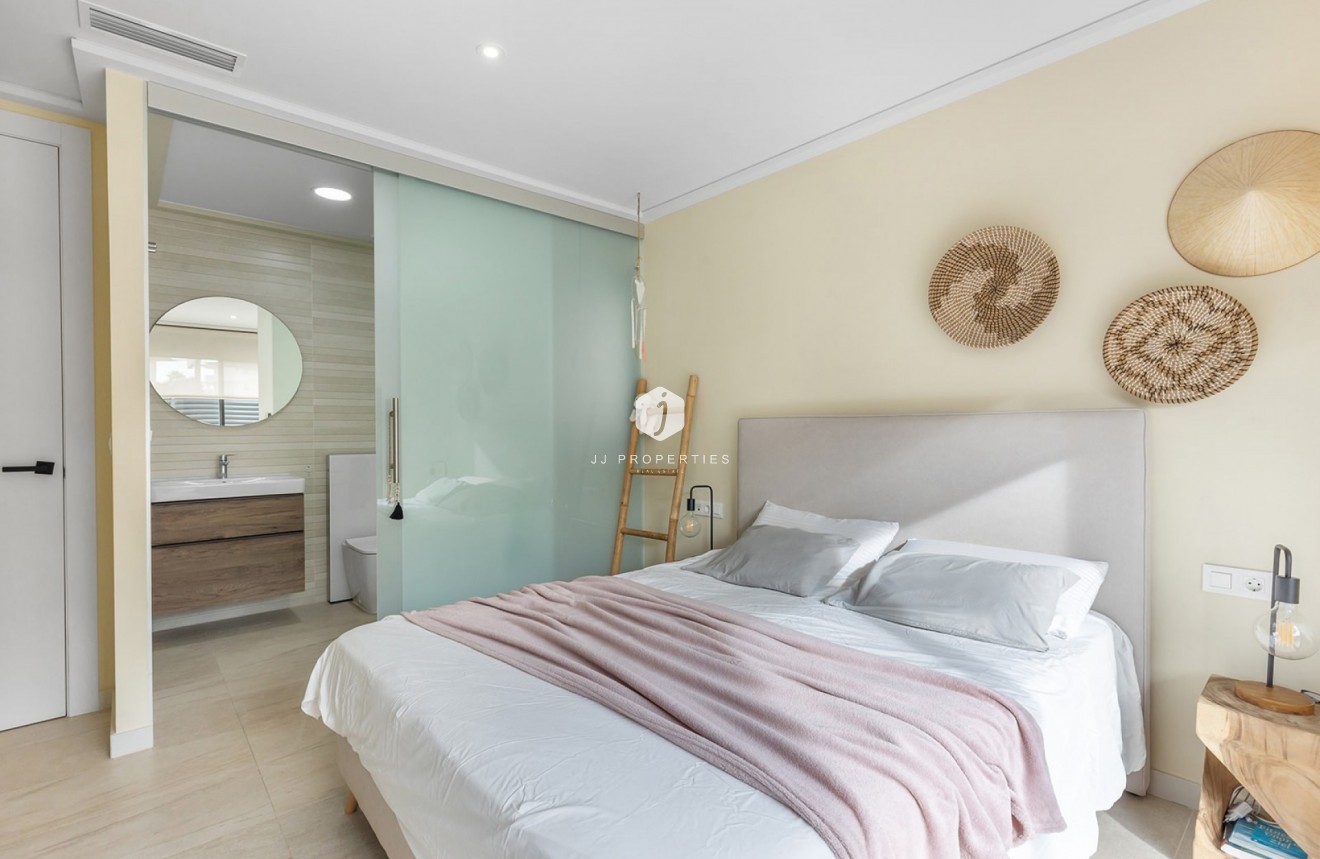 D'occasion - Appartement -
Torrevieja - Costa Blanca