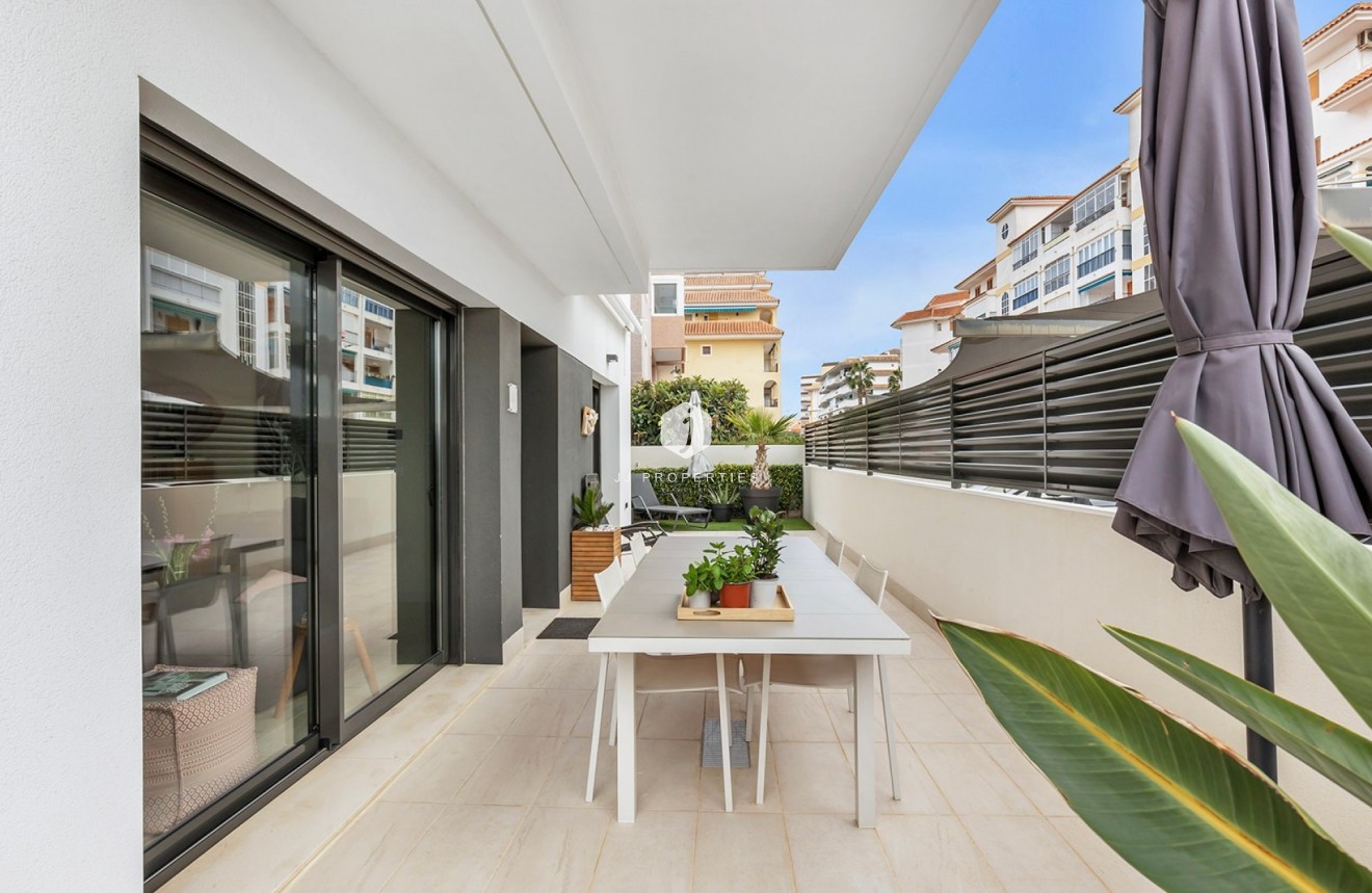 D'occasion - Appartement -
Torrevieja - Costa Blanca