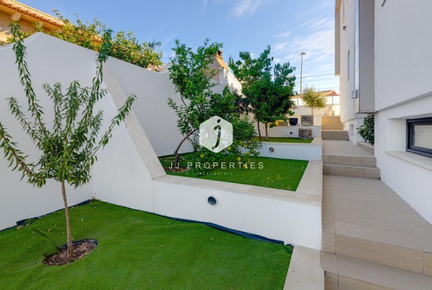 Resale - Villa -
Torrevieja - Costa Blanca