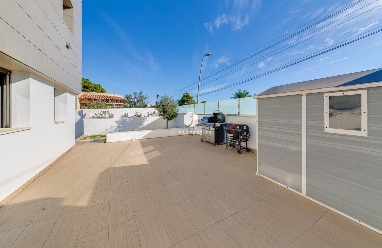 Resale - Villa -
Torrevieja - Costa Blanca