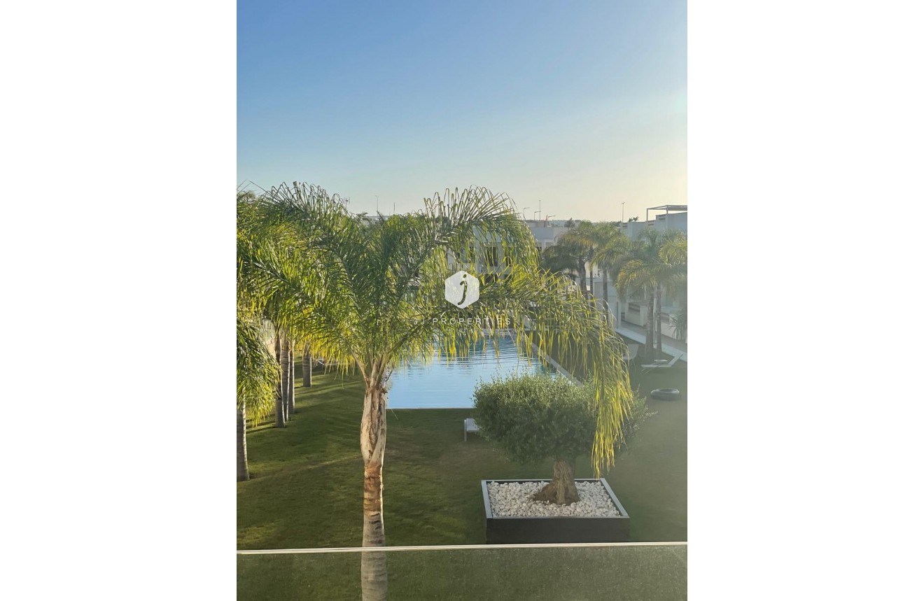 Resale - Apartment / flat -
Los Balcones - Costa Blanca