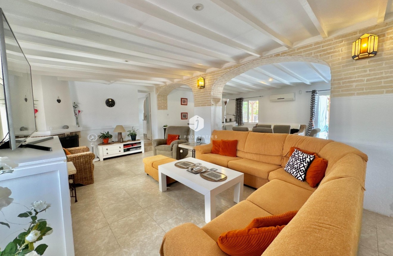 D'occasion - Villa -
Dolores - Comunidad Valenciana