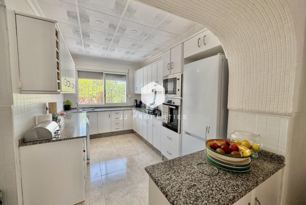 D'occasion - Villa -
Dolores - Comunidad Valenciana