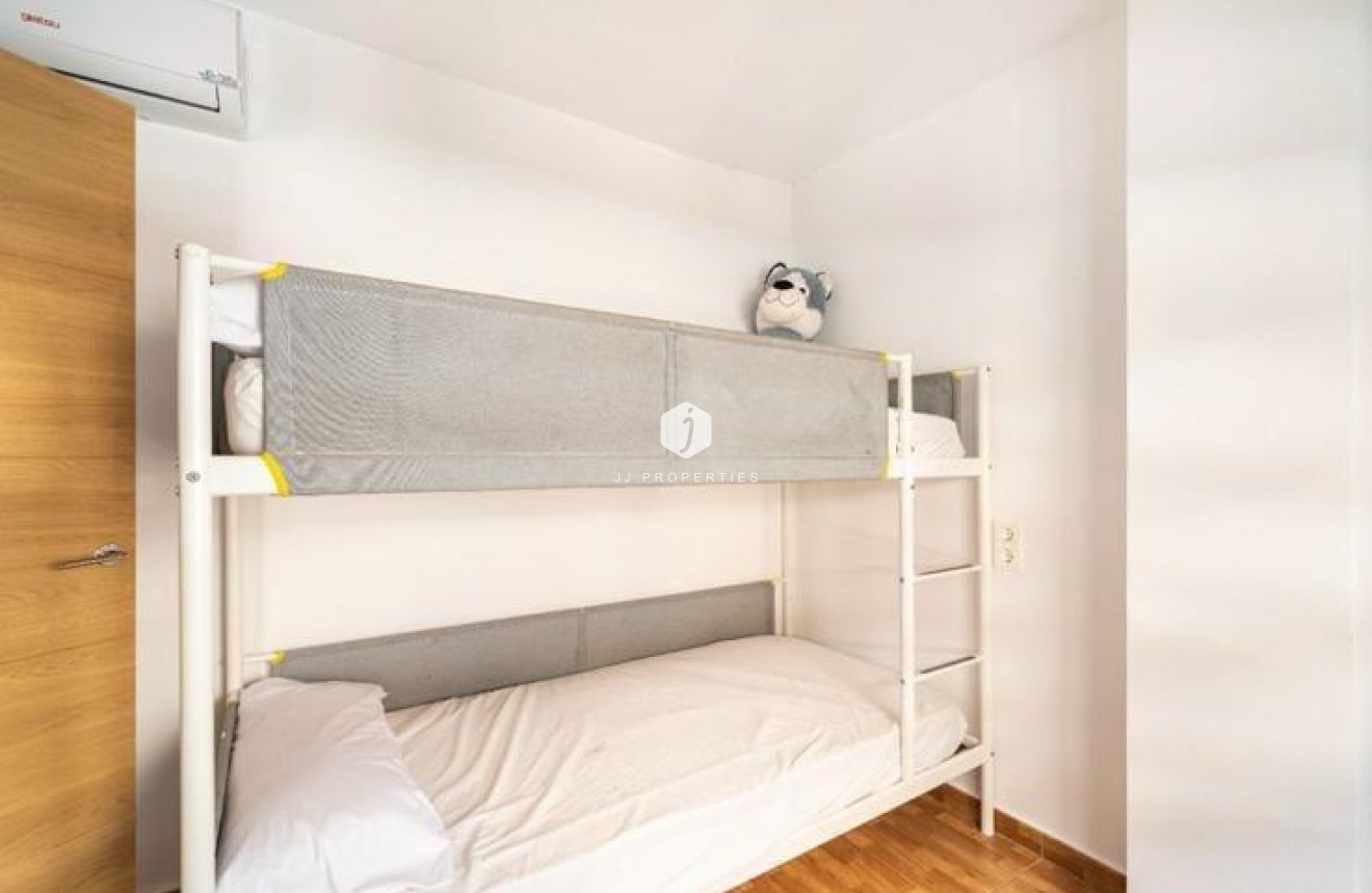 D'occasion - Appartement -
Torrevieja - La Mata Pueblo