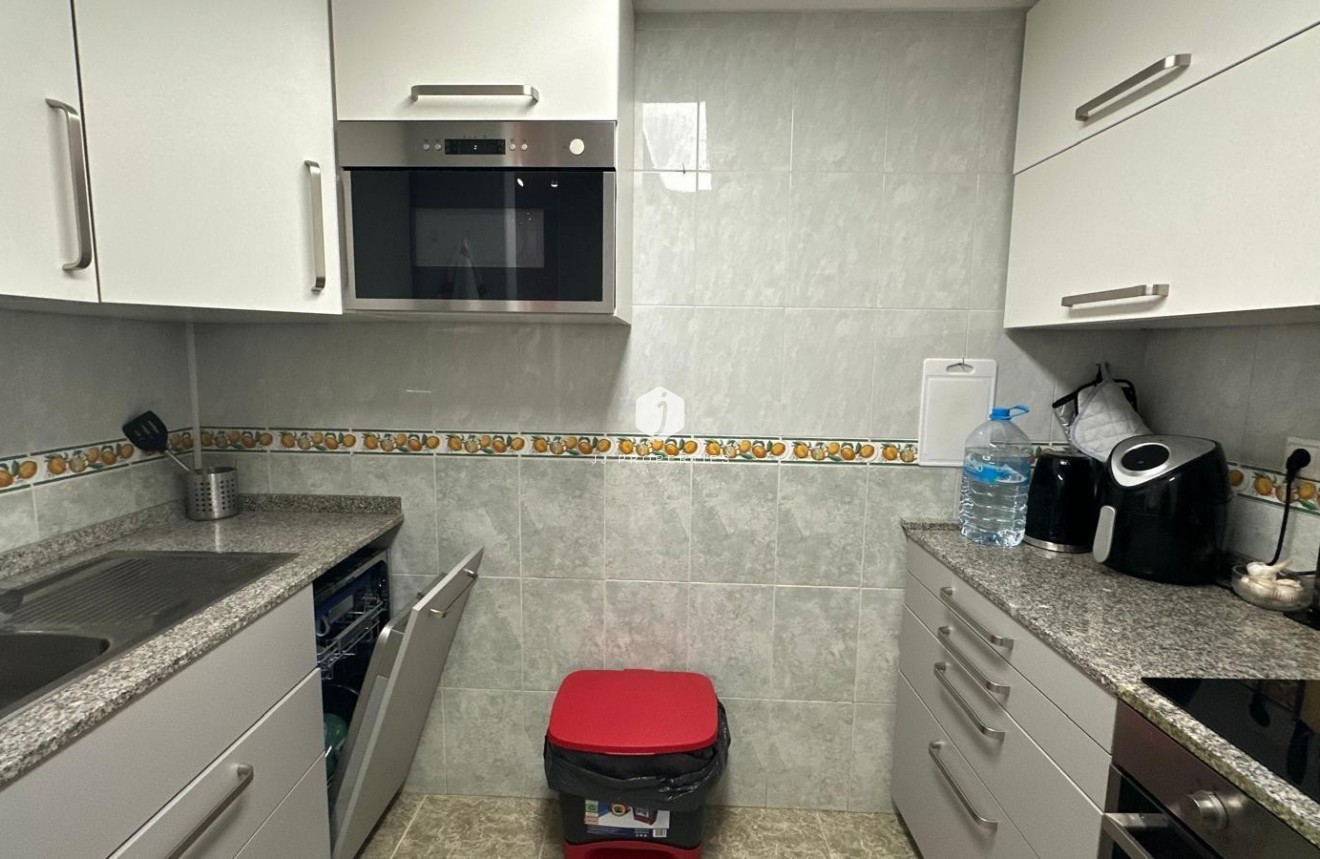 Aus zweiter Hand - Wohnung -
Torrevieja - Estacion de autobuses