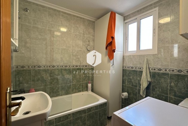 Aus zweiter Hand - Wohnung -
Torrevieja - Estacion de autobuses