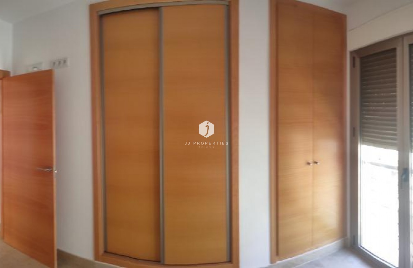 Resale - Apartment / flat -
Torrevieja - Estacion de autobuses