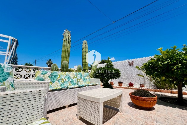 Resale - Chalet -
Torrevieja - Costa Blanca