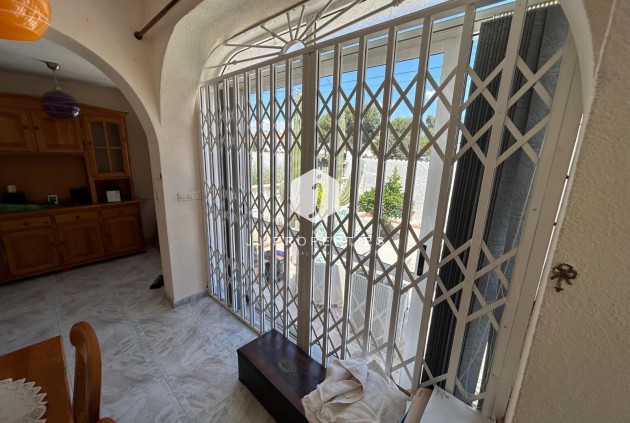 Resale - Chalet -
Torrevieja - Costa Blanca