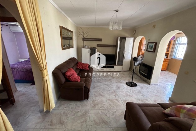 Resale - Chalet -
Torrevieja - Costa Blanca