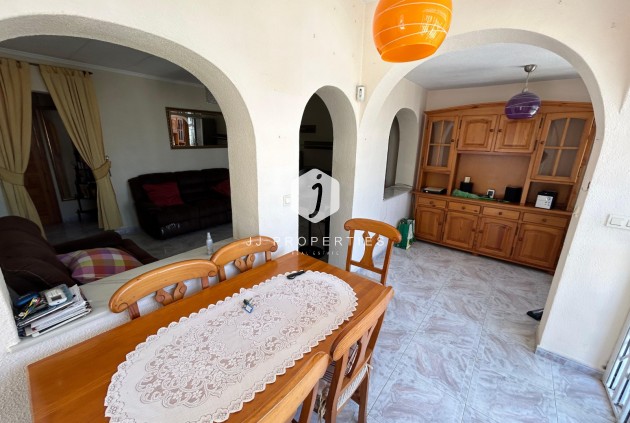 Resale - Chalet -
Torrevieja - Costa Blanca