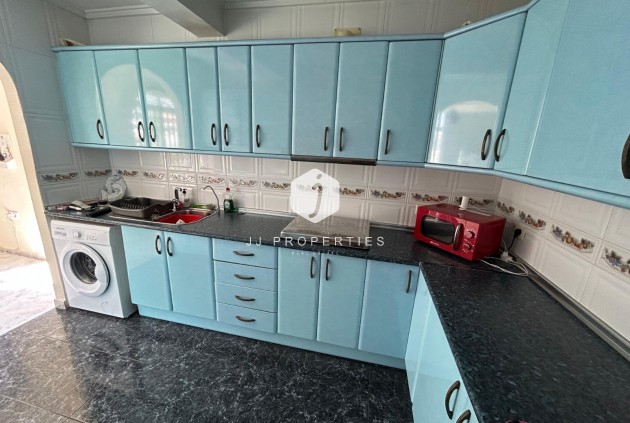 Resale - Chalet -
Torrevieja - Costa Blanca