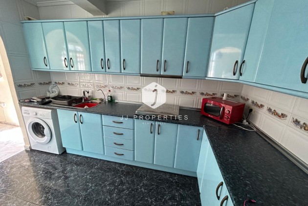 Resale - Chalet -
Torrevieja - Costa Blanca