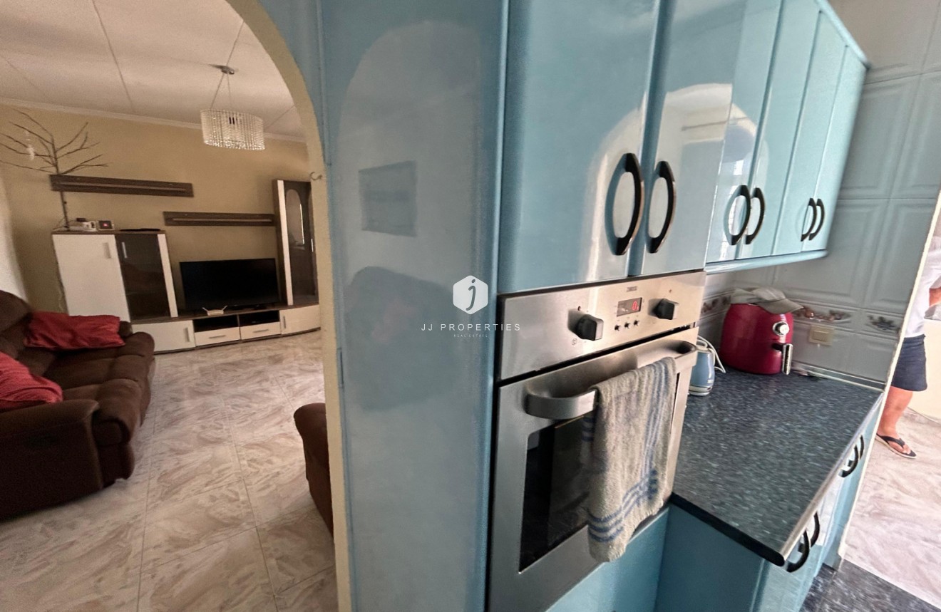 Resale - Chalet -
Torrevieja - Costa Blanca