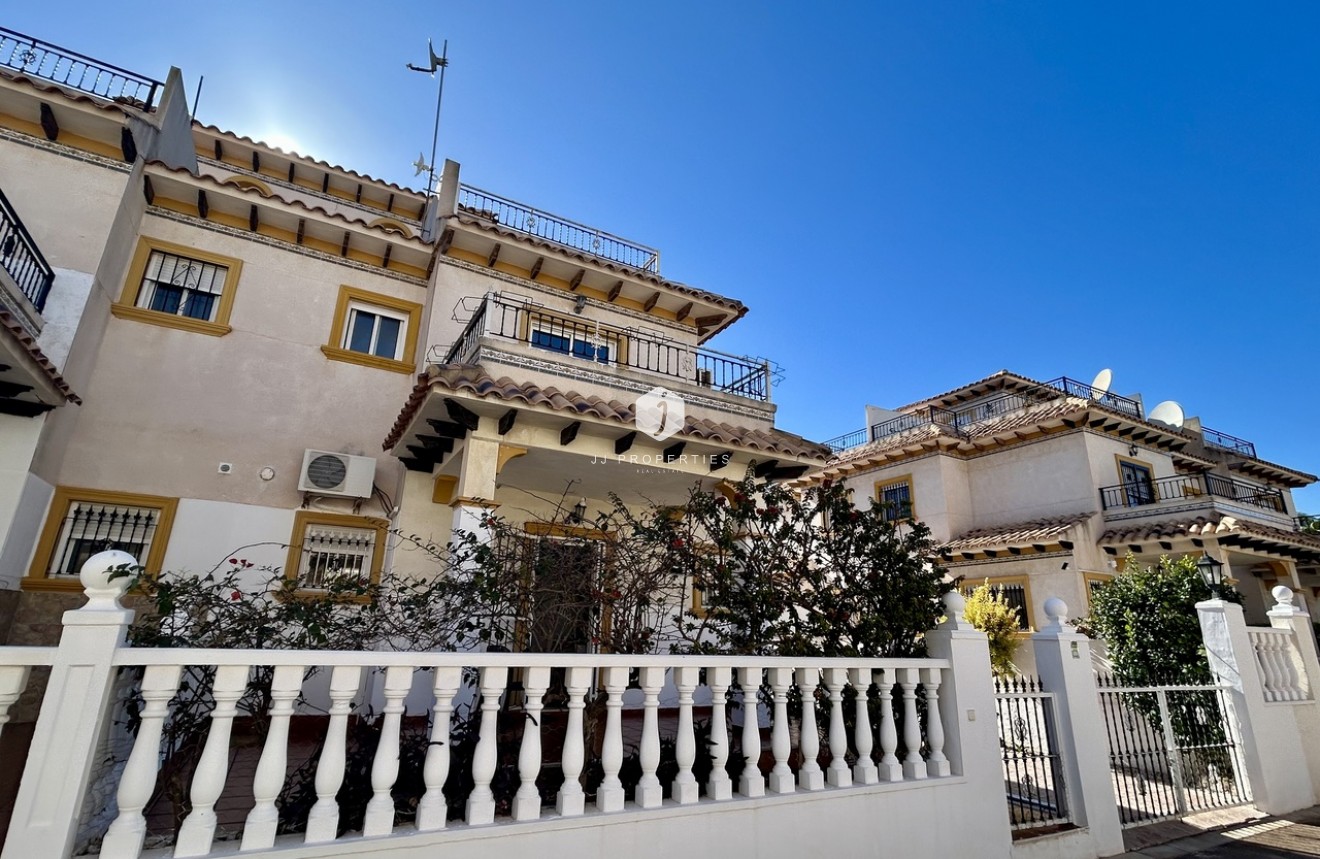 Resale - Chalet -
Cabo Roig - Costa Blanca