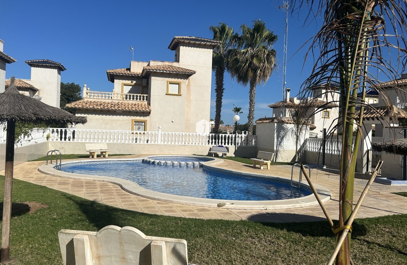 Resale - Chalet -
Cabo Roig - Costa Blanca