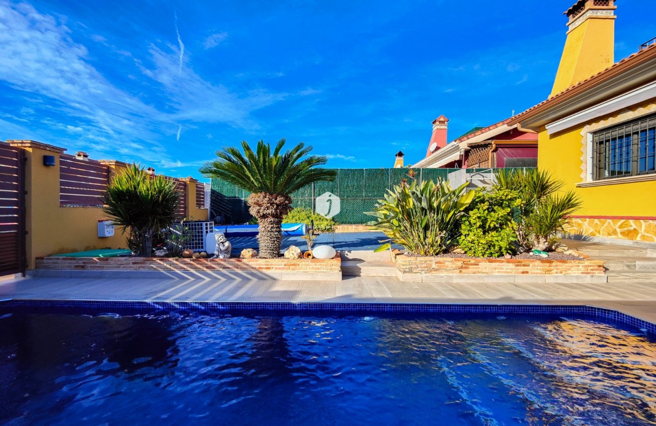 Tweedehands - Villa -
Guardamar del Segura - Costa Blanca